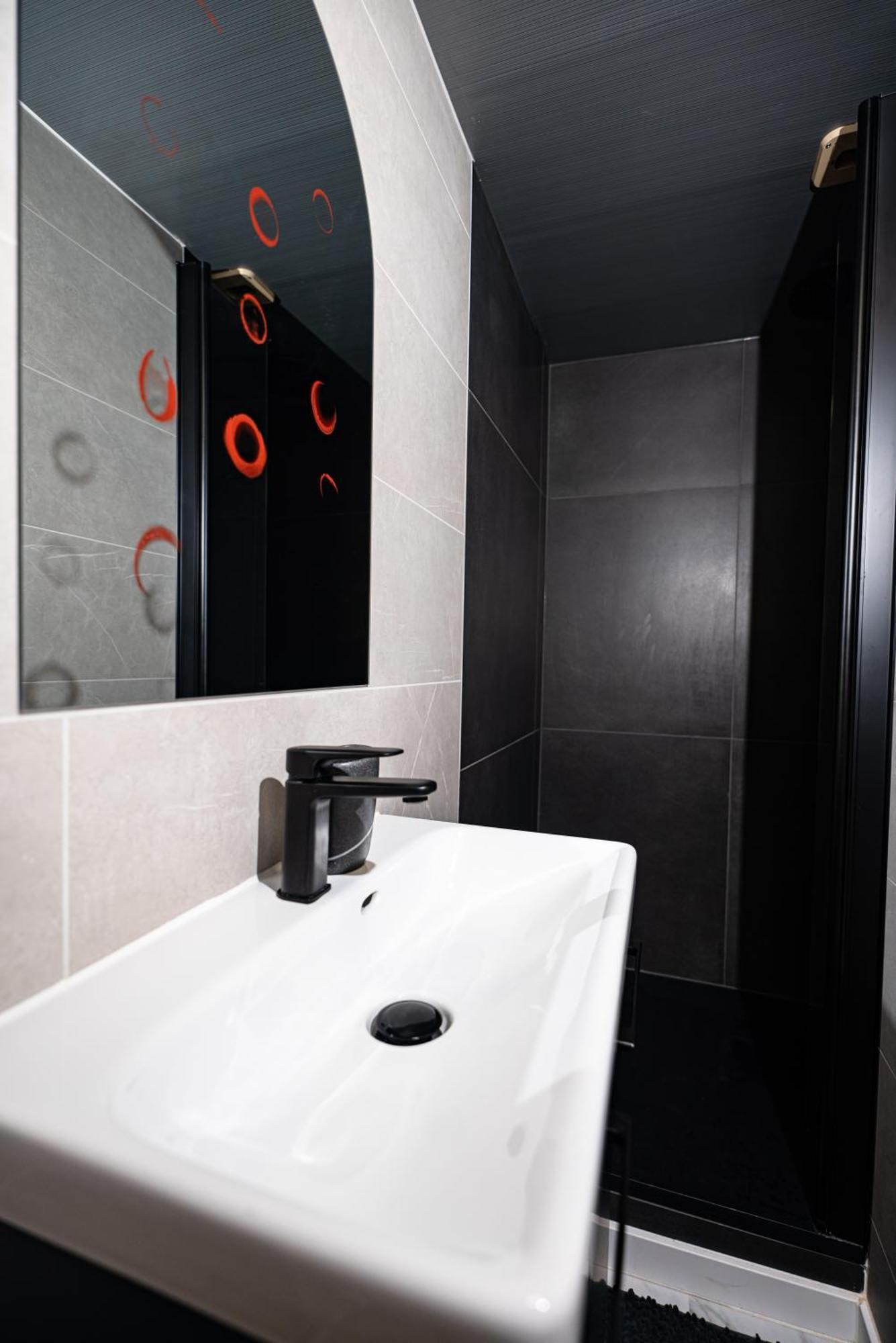 Moderne T2 Centre Sauna Wifi Home Office Netflix Страсбург Экстерьер фото